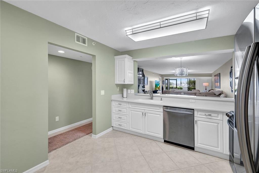 9435 Sunset Harbor LN 211 photo 12