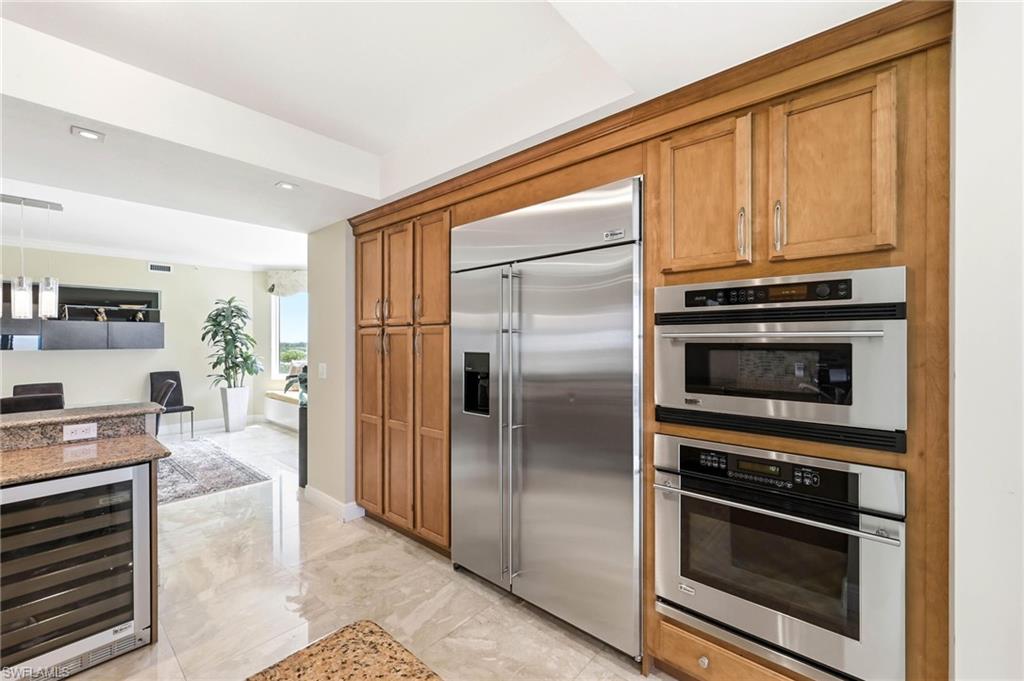 265 Indies WAY 701 photo 18