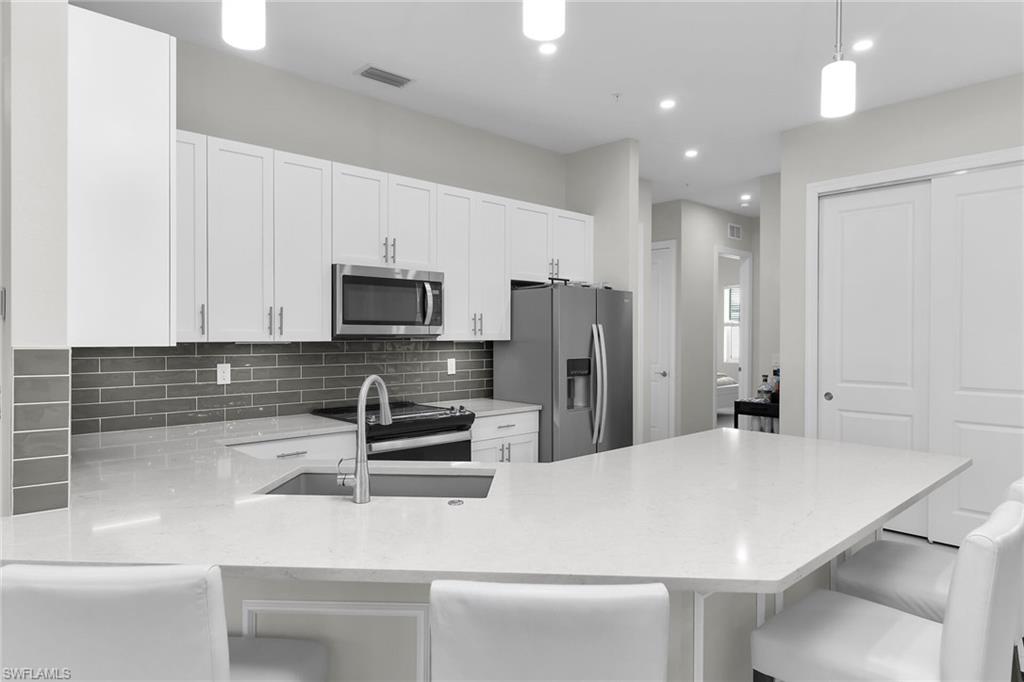 268 Indies DR E 202
