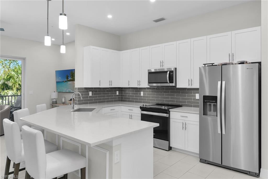 268 Indies DR E 202