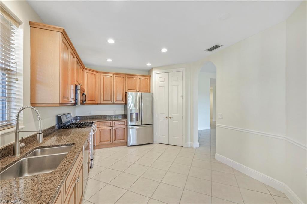9142 Cherry Oaks LN 102 photo 14