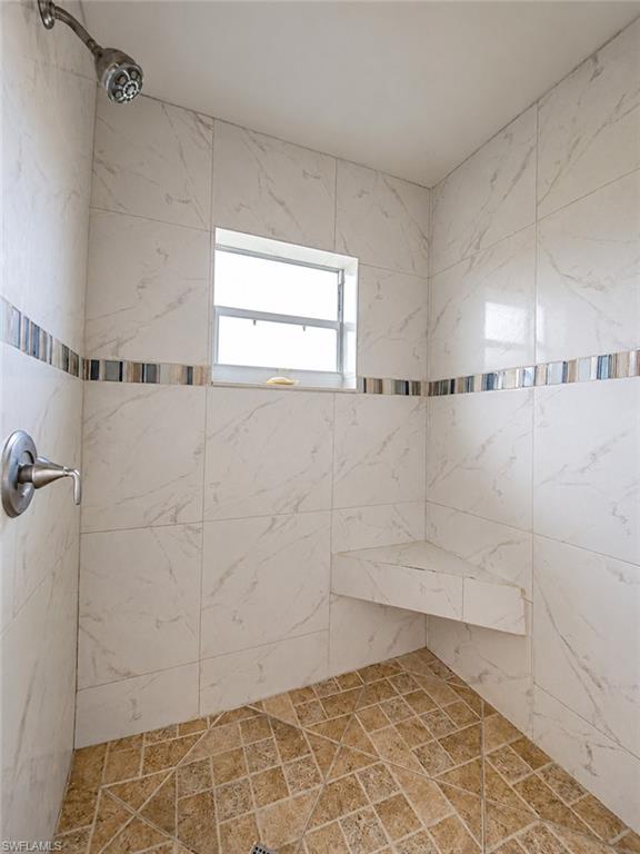20 Hampton AVE photo 13