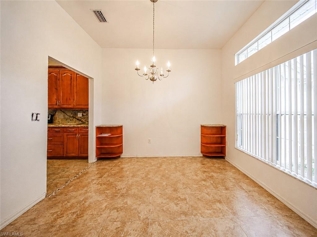 20 Hampton AVE photo 8