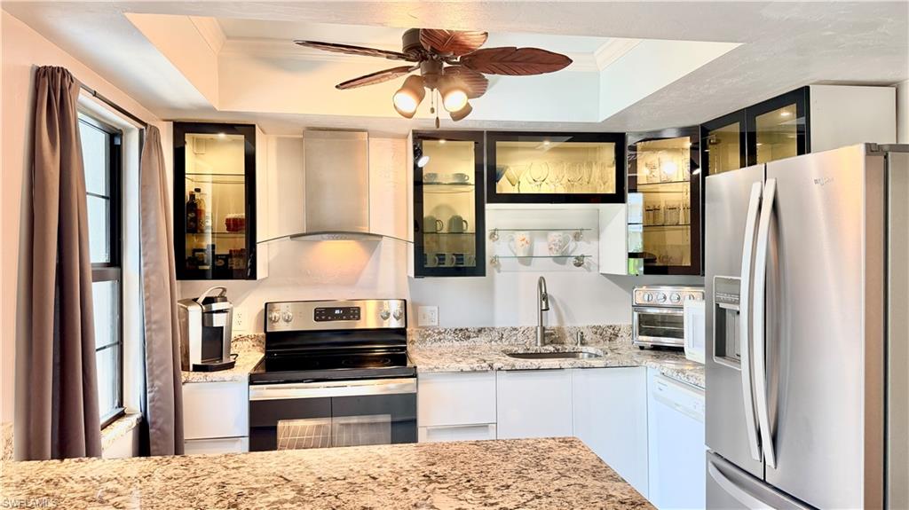 KITCHEN | ISLAND | BREAKFAST BAR