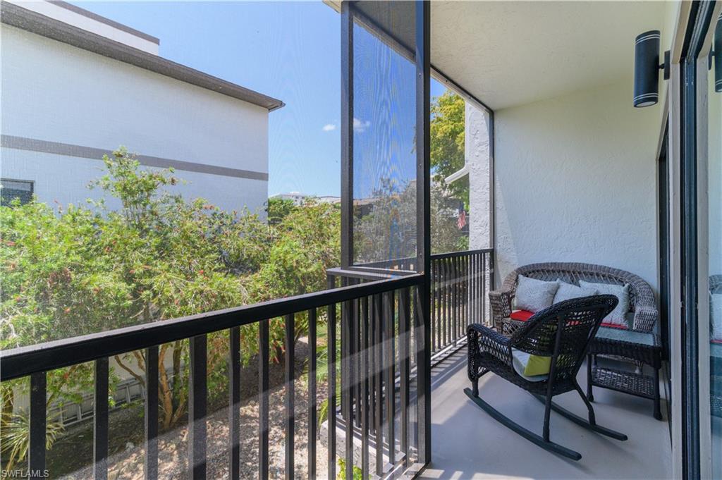 LIVING ROOM SCREENED BALCONY