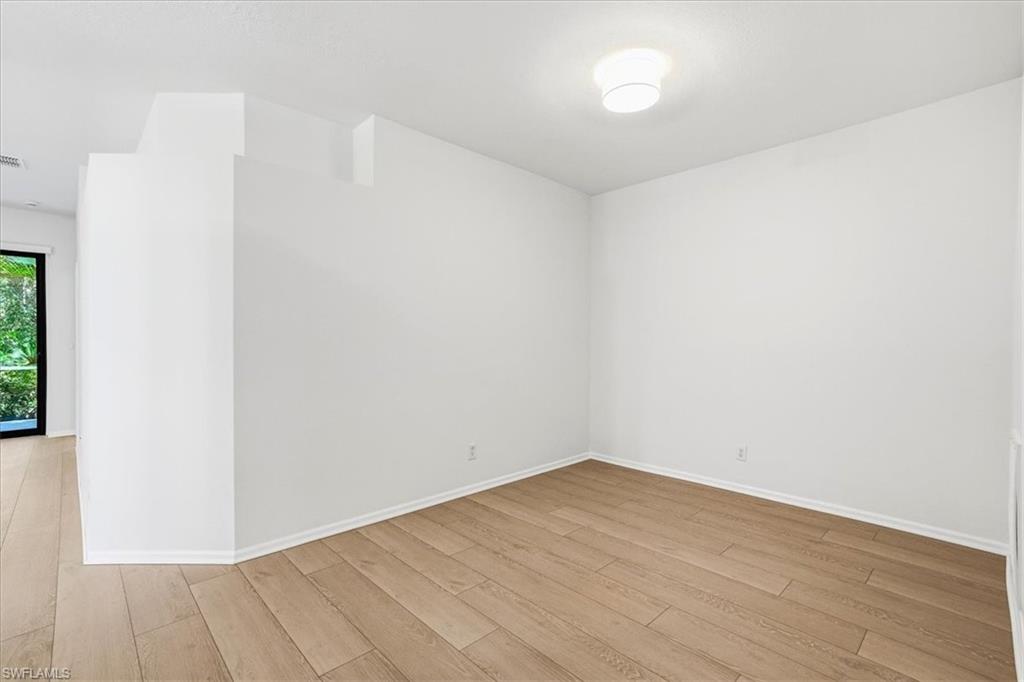 DINING EATING AREA