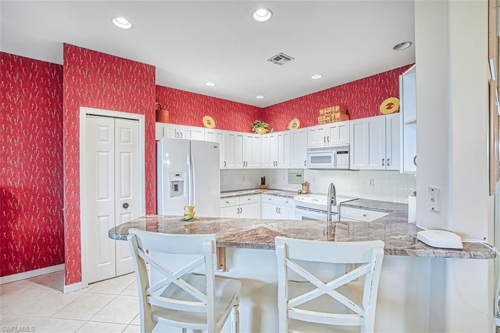 9270 Bayberry BEND 202 photo 12