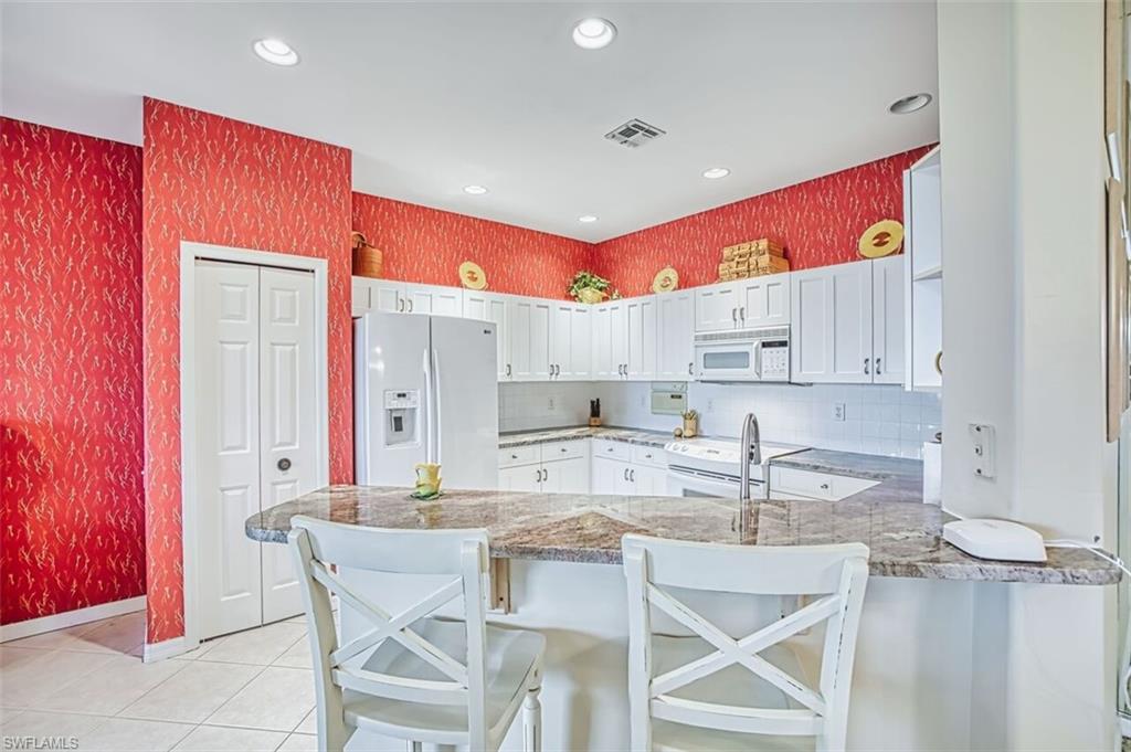 9270 Bayberry BEND 202 photo 11