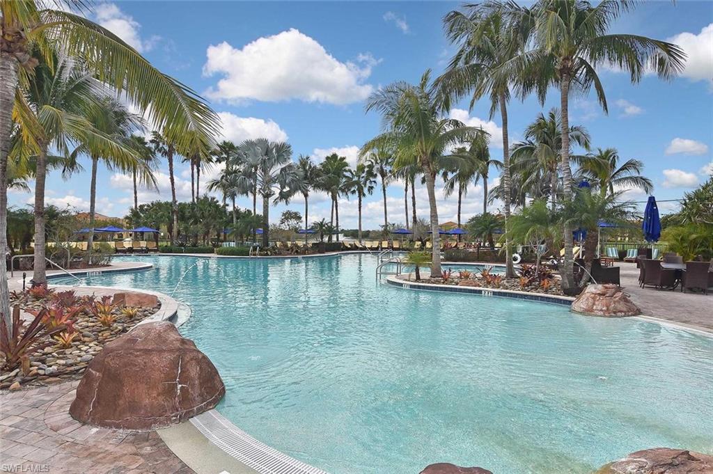 Listen to music from the adjacent tiki bar, or just enjoy the sound of the wind in the palm trees as you relax on one of the many chaises surrounding the pool.