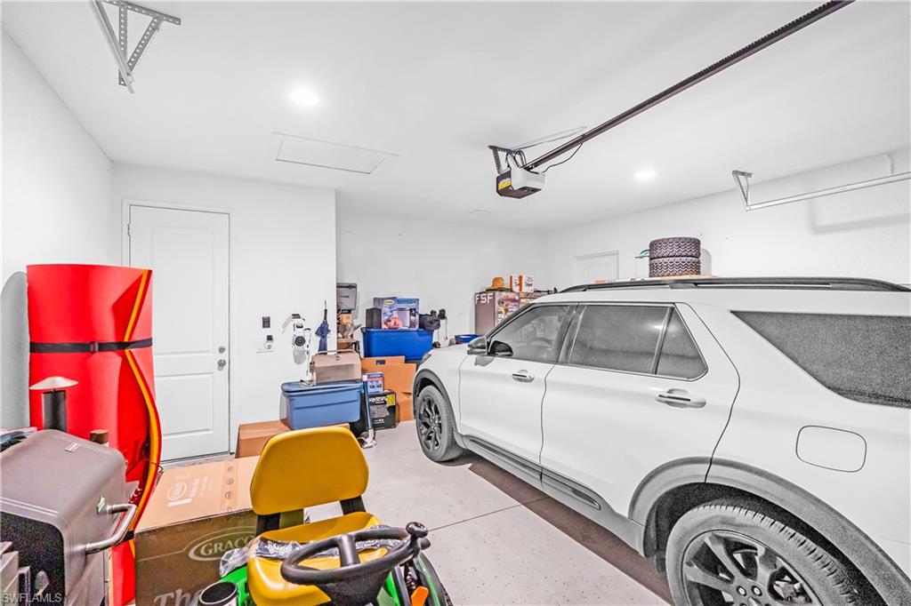 2 CAR GARAGE W/GARAGE DOOR OPENER