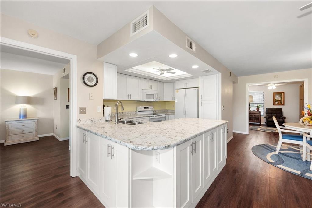 5805 Trailwinds DR 314 photo 8