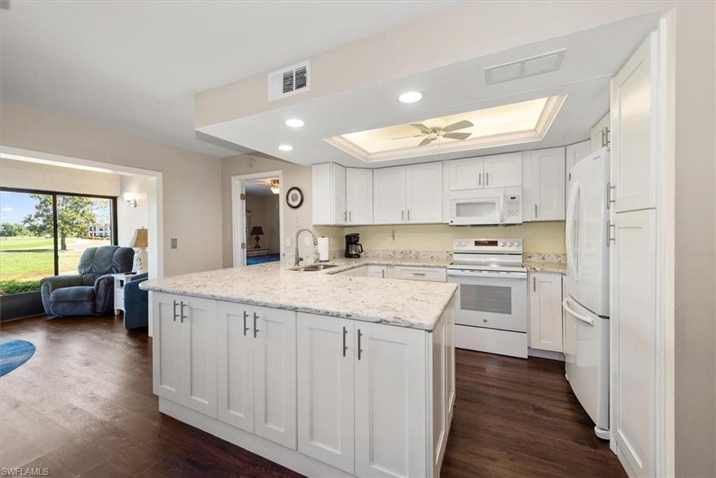 5805 Trailwinds DR 314 photo 13