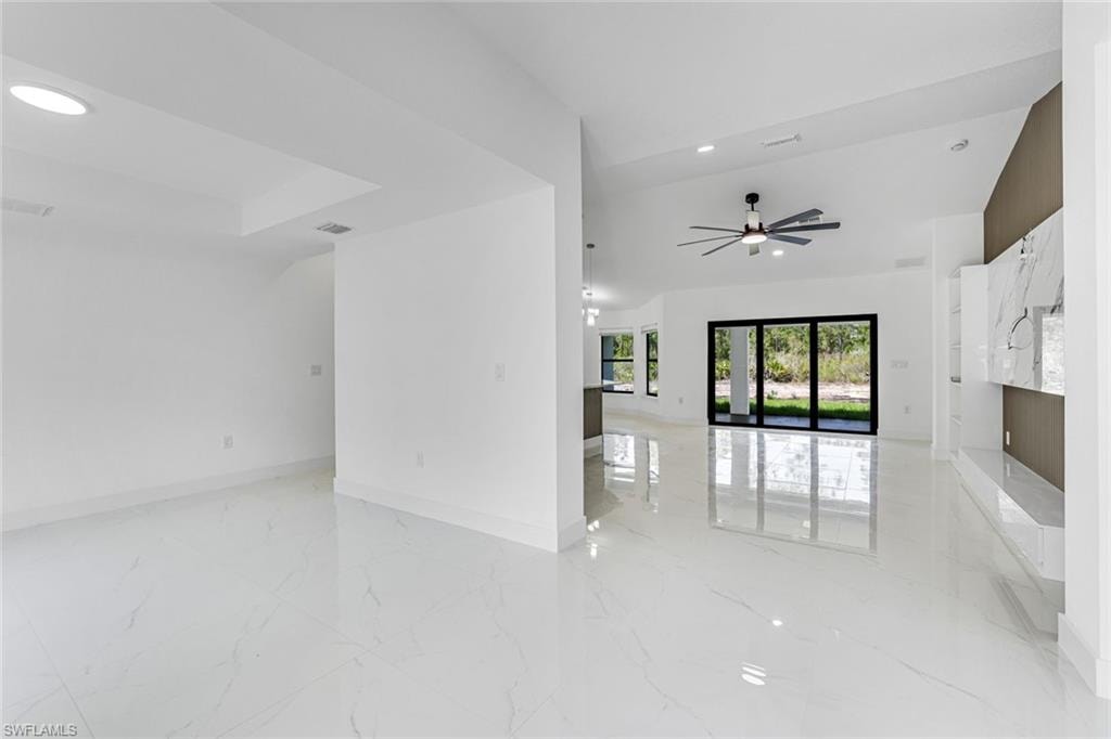 3201 35th ST W