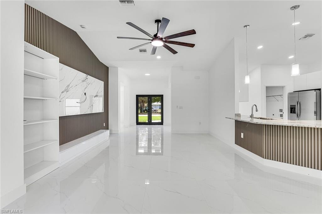 3201 35th ST W