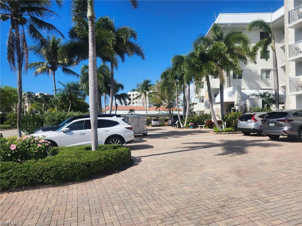3000 Gulf Shore BLVD N 113 photo 27