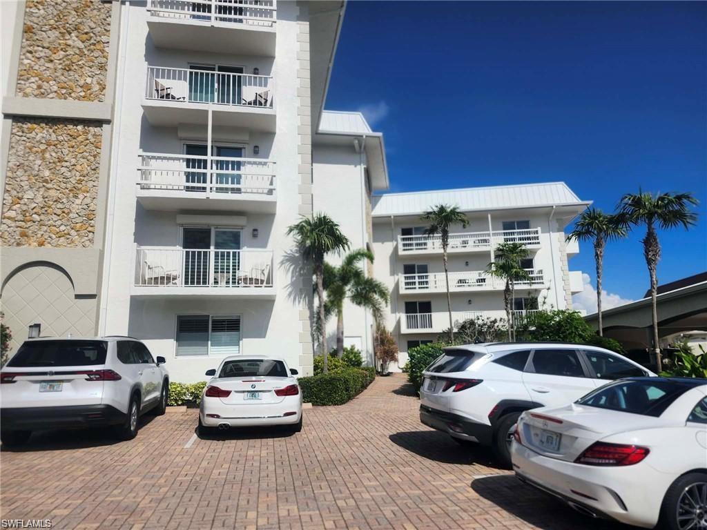 3000 Gulf Shore BLVD N 113