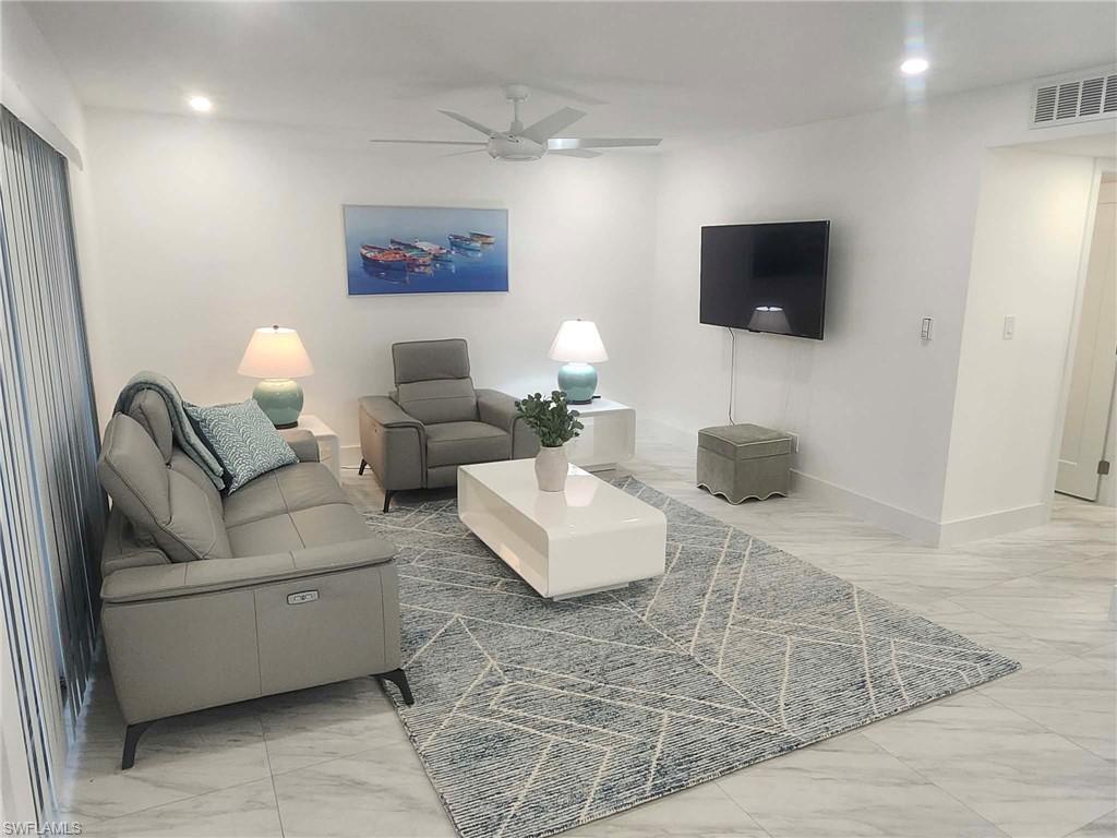 3000 Gulf Shore BLVD N 113 photo 9