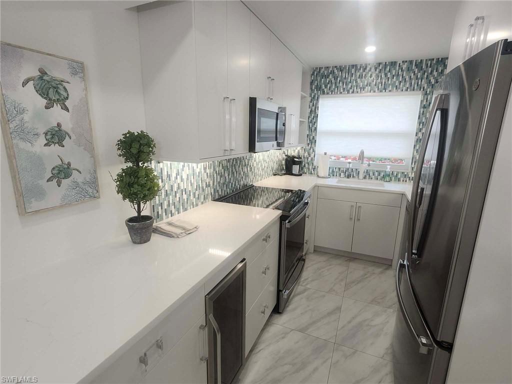 3000 Gulf Shore BLVD N 113 photo 8