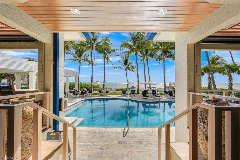 Entrance to the Floridian Pool and to Vanderbilt Beach