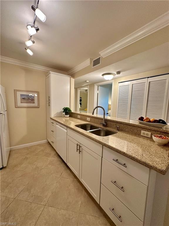 555 Park Shore DR B205 photo 11