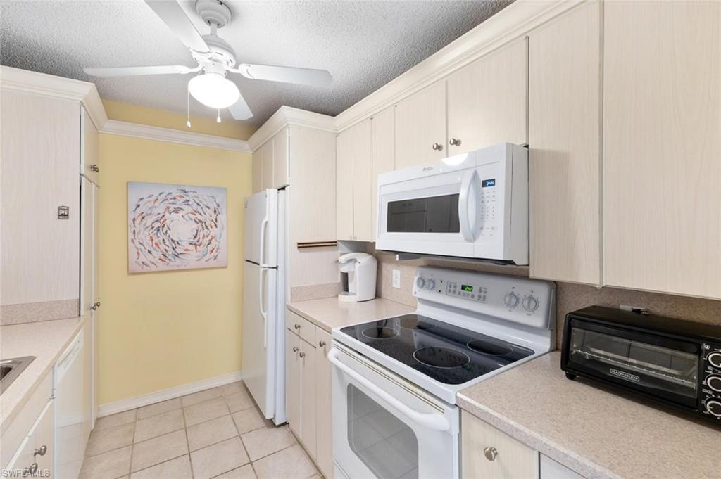 555 Park Shore DR B302