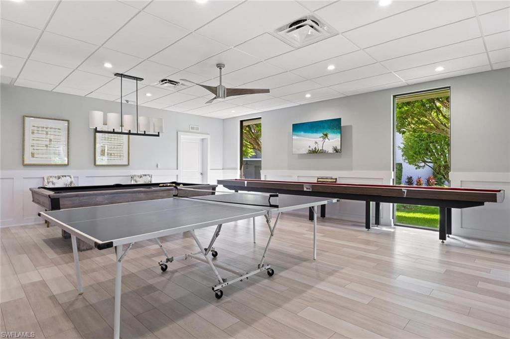 555 Park Shore DR B302 photo 17