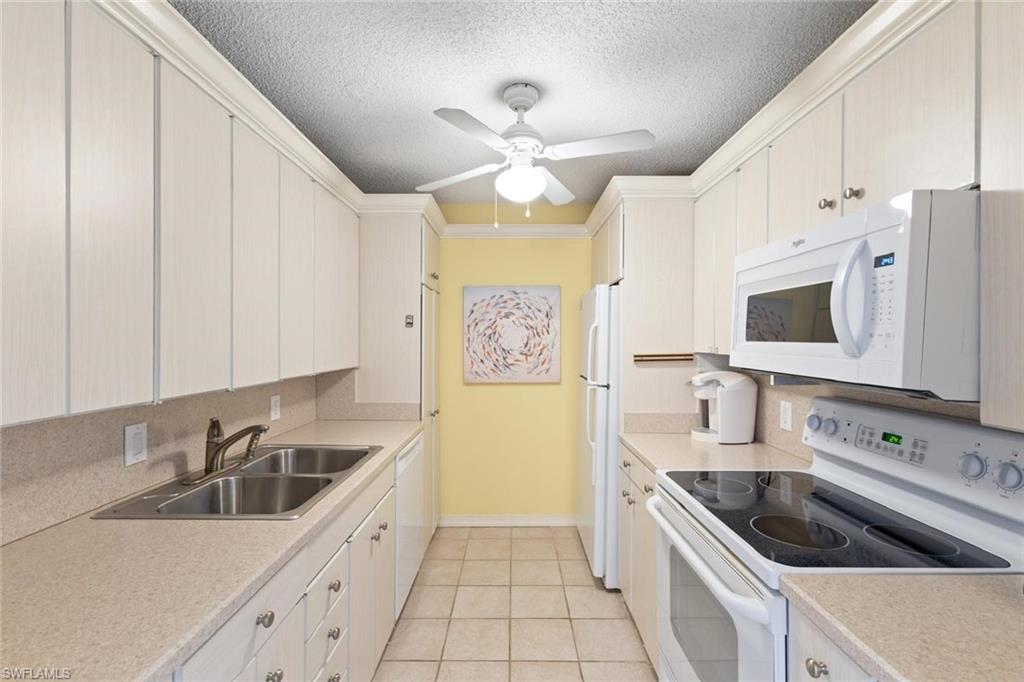 555 Park Shore DR B302
