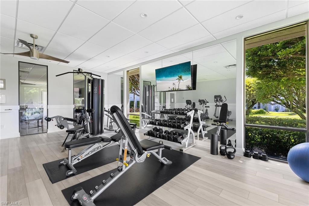 555 Park Shore DR B302 photo 18