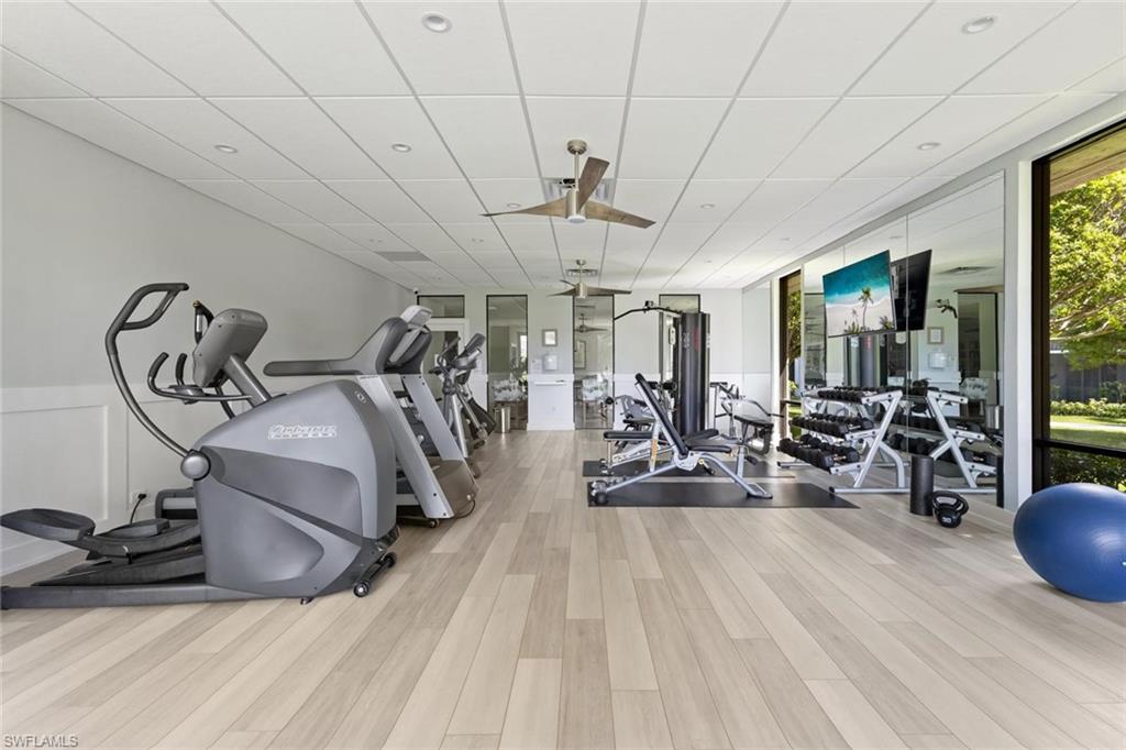 555 Park Shore DR B302 photo 19