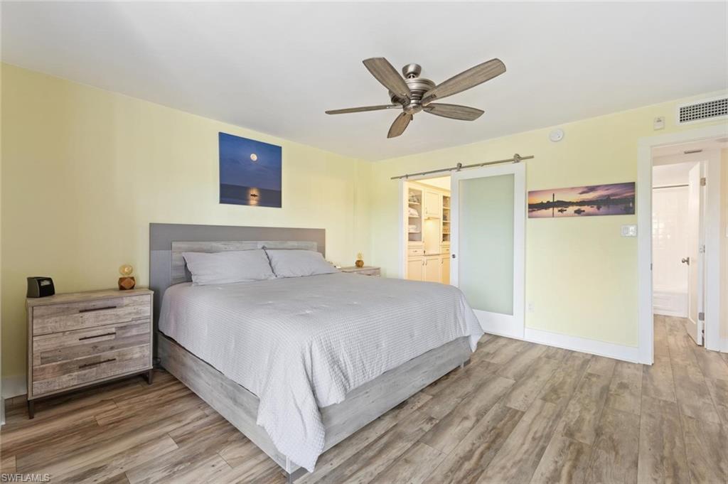 555 Park Shore DR B302 photo 8