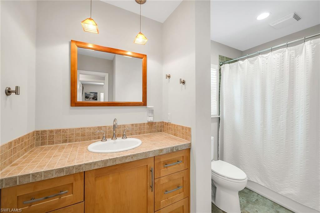 146 Greenbrier ST photo 18