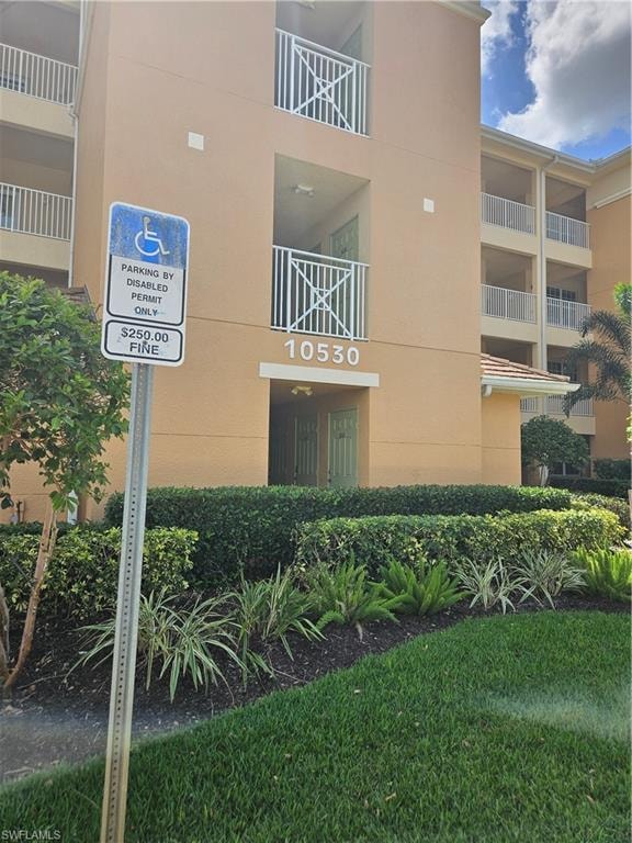 View of apartment building / complex