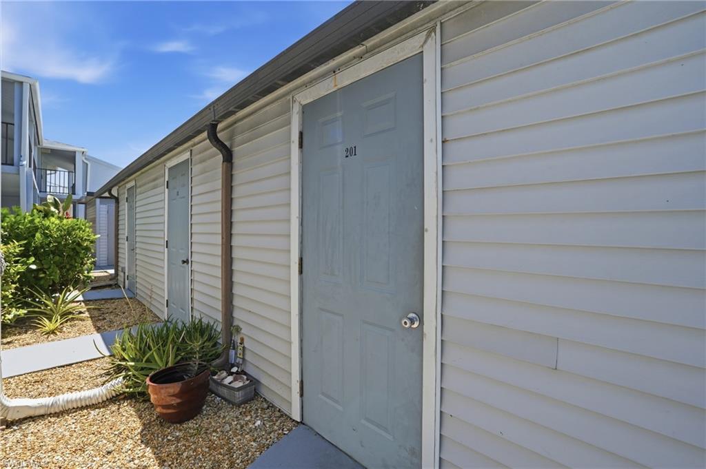 1205 SE 46th LN 201 photo 23