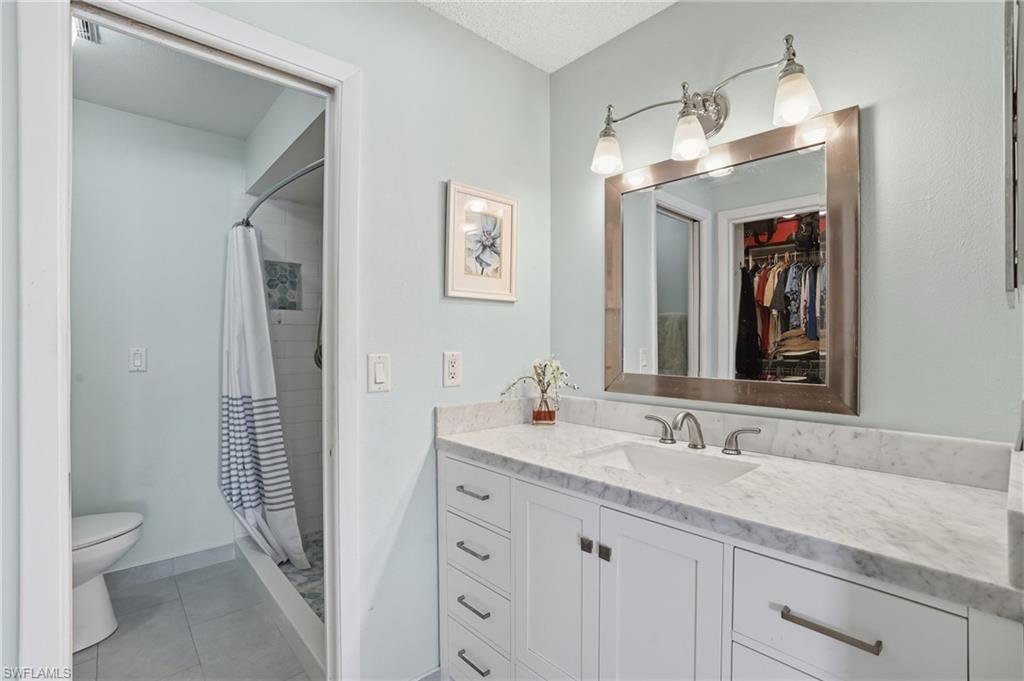 with large walk in closet