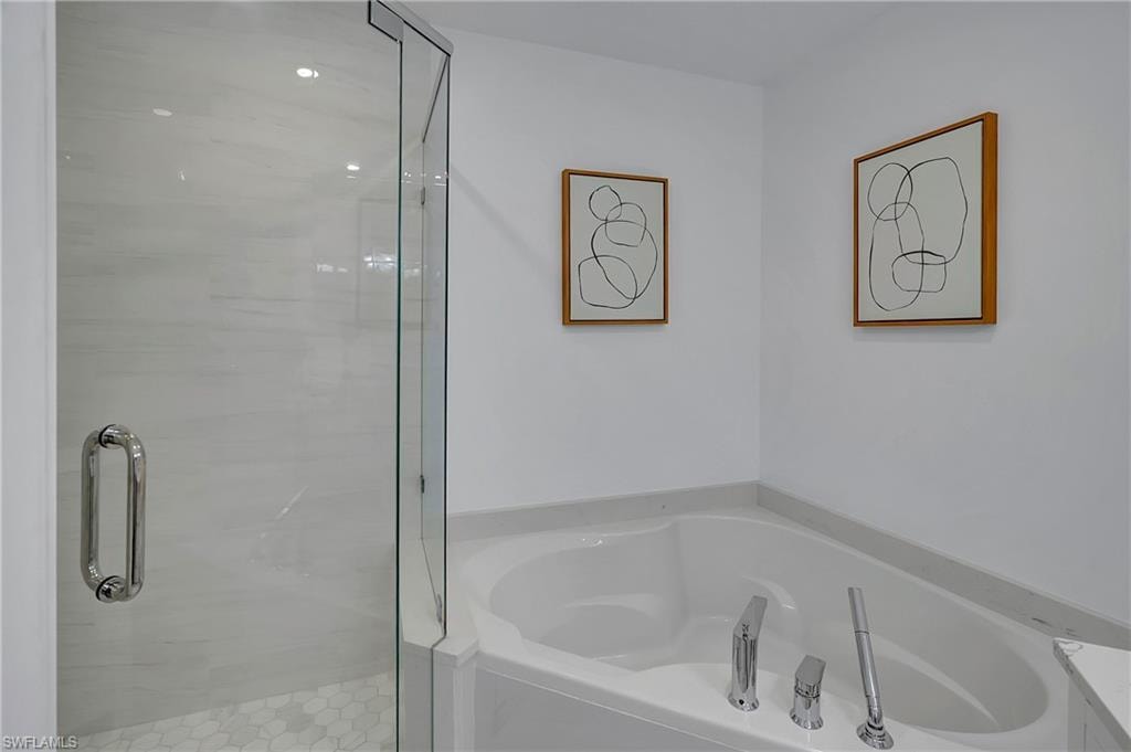 Step-in Glass Shower & Tub