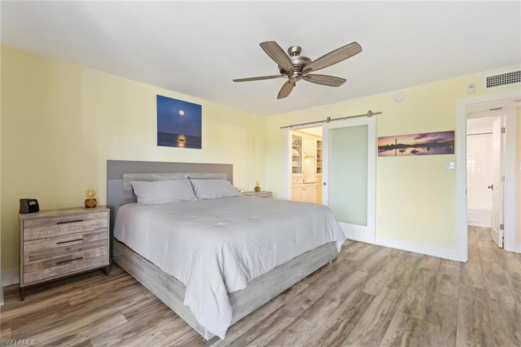 555 Park Shore DR B513 photo 10