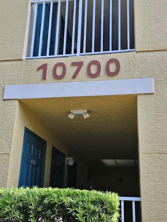 Details with stucco siding