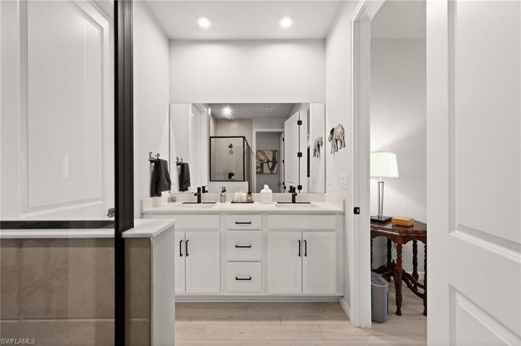 10353 Bonavie Cove DR photo 32