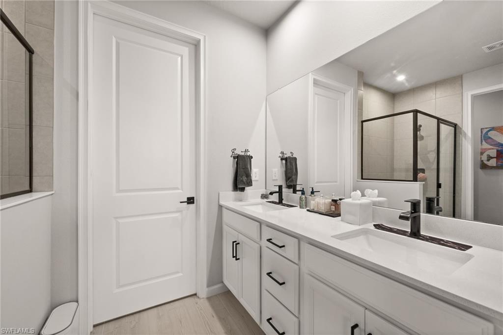 10353 Bonavie Cove DR photo 28