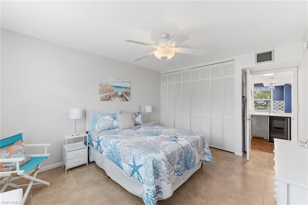 1100 Little Neck CT F52 photo 16