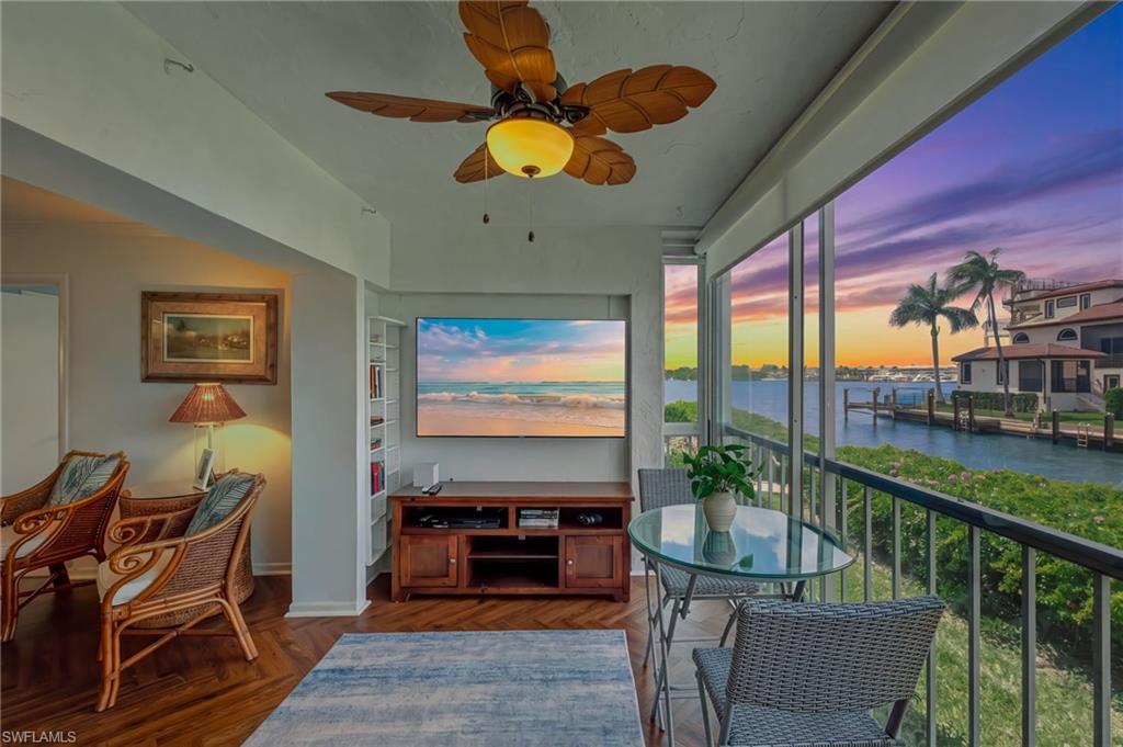 1100 Little Neck CT F52 photo 20
