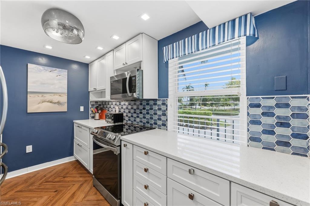 1100 Little Neck CT F52 photo 10
