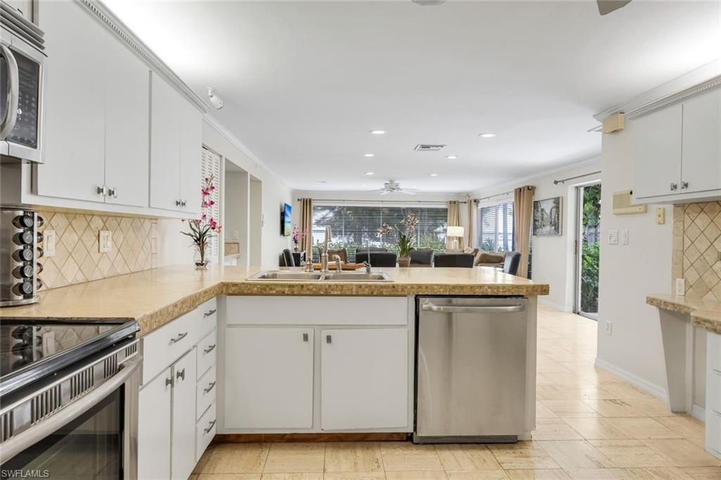 3788 Harold AVE photo 28