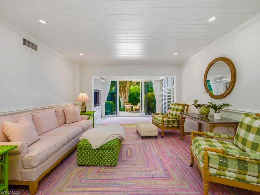 211 3rd AVE S 211