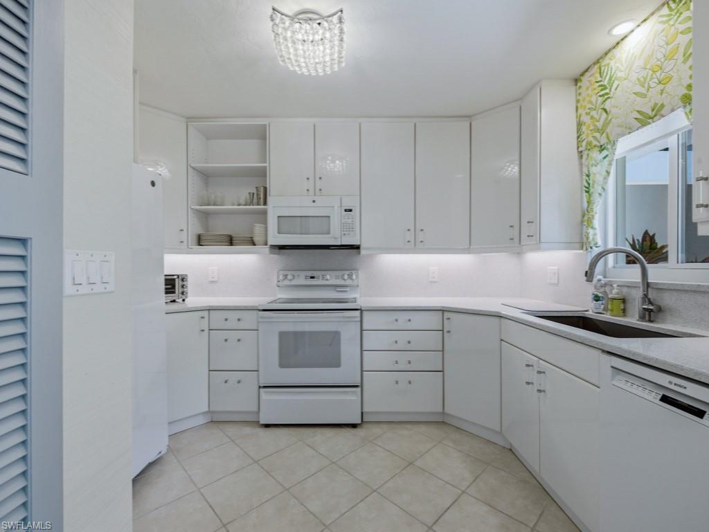 211 3rd AVE S 211 photo 7