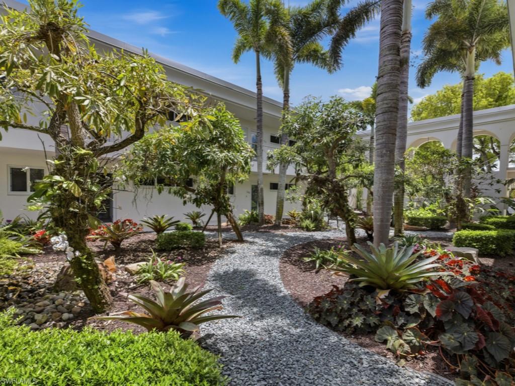 211 3rd AVE S 211