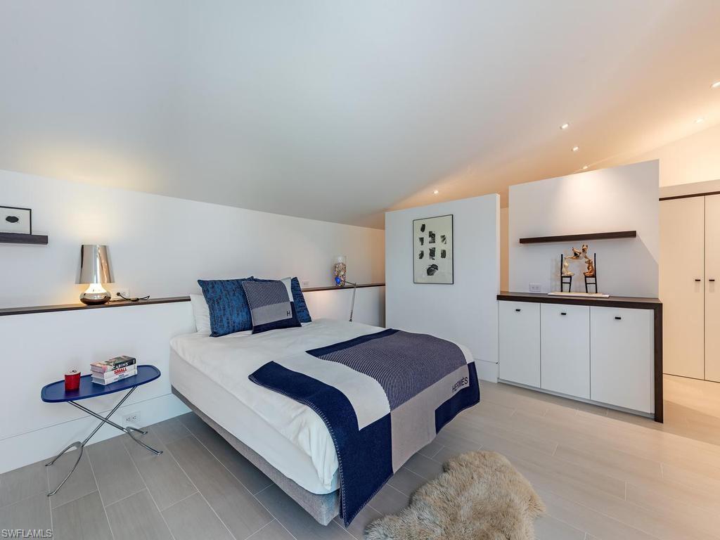 Upper Bedroom
