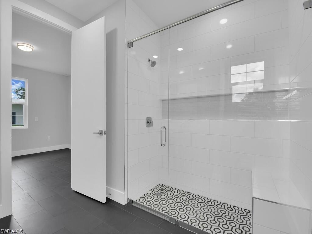 4548-4550 29th ST SW