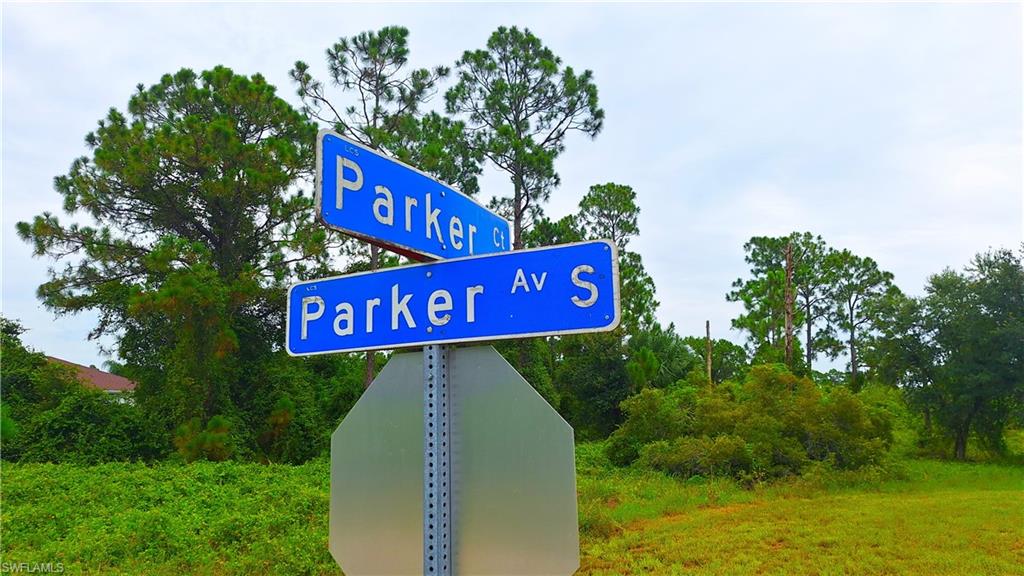 1033 Parker CT photo 7