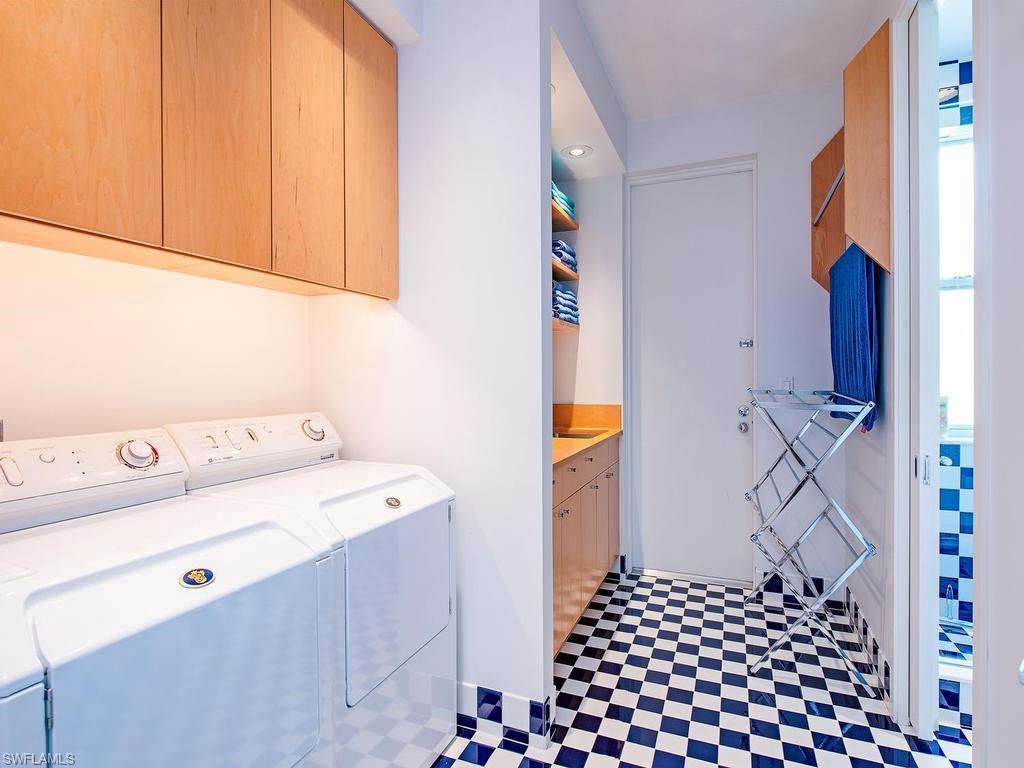 4253 Cutlass LN photo 38